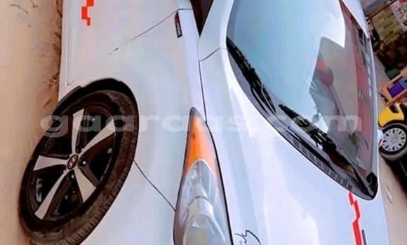 Buy Used Hyundai Elantra White Car in Dakar in Dakar Buy Used Hyundai Elantra White Car in Dakar in Dakar