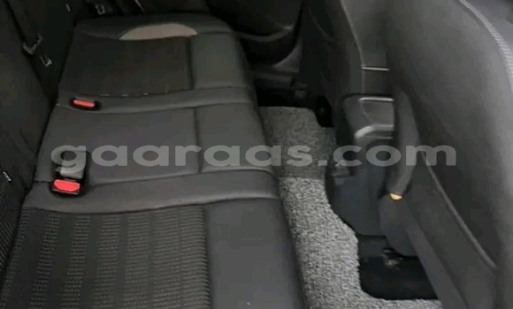 Buy Used Peugeot 208 White Car in Dakar in Dakar