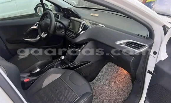 Buy Used Peugeot 208 White Car in Dakar in Dakar Buy Used Peugeot 208 White Car in Dakar in Dakar