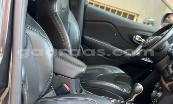 Buy Used Jeep Cherokee Black Car in Dakar in Dakar