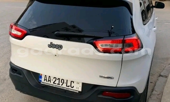 Dieundeu Occasion Jeep Cherokee White Auto in Dakar in Dakar