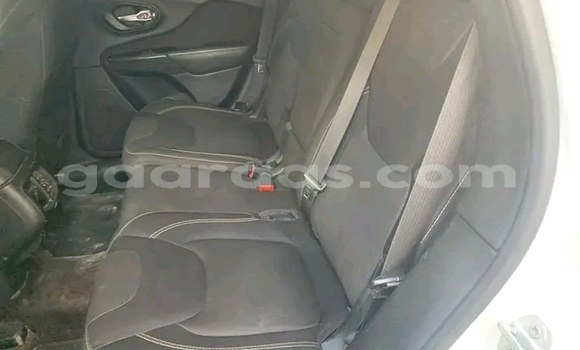 Dieundeu Occasion Jeep Cherokee White Auto in Dakar in Dakar Dieundeu Occasion Jeep Cherokee White Auto in Dakar in Dakar