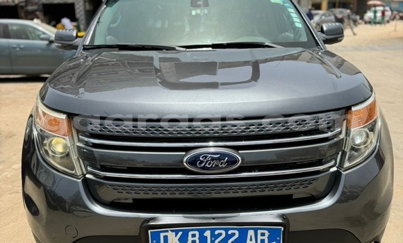 Buy Used Ford Explorer Silver Car in Dakar in Dakar