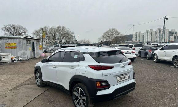 Acheter Import Voiture Hyundai Kona Blanc à Mbour, Thies Acheter Import Voiture Hyundai Kona Blanc à Mbour, Thies