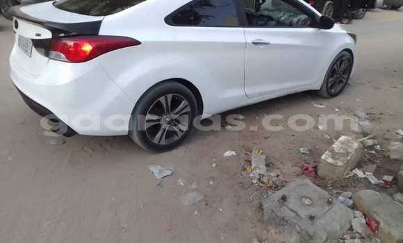 Acheter Occasion Voiture Hyundai Elantra Blanc à Dagana, Saint-Louis