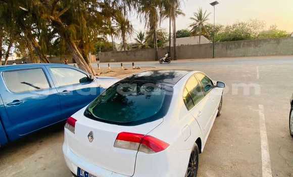 Acheter Occasion Voiture Renault Laguna Blanc à Dakar, Dakar Acheter Occasion Voiture Renault Laguna Blanc à Dakar, Dakar