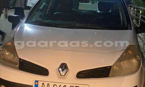 Buy Used Renault Clio White Car in Dakar in Dakar