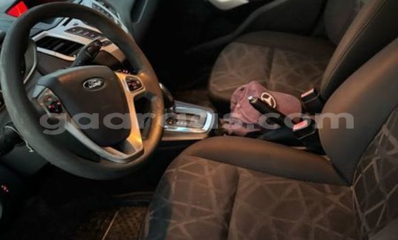 Acheter Occasion Voiture Ford Fiesta Blanc à Dakar, Dakar Acheter Occasion Voiture Ford Fiesta Blanc à Dakar, Dakar