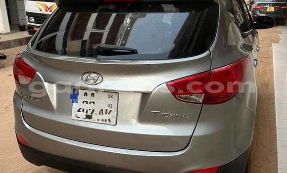 Buy Used Hyundai Tucson Silver Car in Dakar in Dakar Buy Used Hyundai Tucson Silver Car in Dakar in Dakar