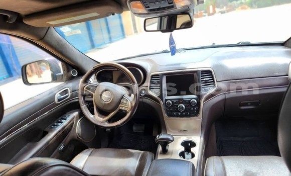 Dieundeu Occasion Jeep Grand Cherokee Silver Auto in Dakar in Dakar Dieundeu Occasion Jeep Grand Cherokee Silver Auto in Dakar in Dakar