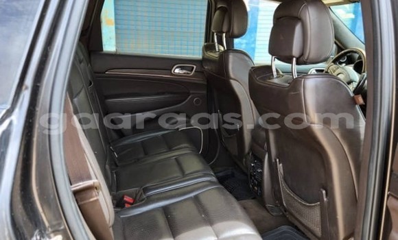 Dieundeu Occasion Jeep Grand Cherokee Silver Auto in Dakar in Dakar Dieundeu Occasion Jeep Grand Cherokee Silver Auto in Dakar in Dakar