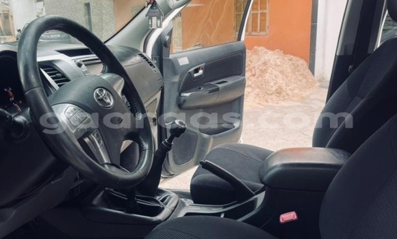 Buy Used Toyota Hilux White Car in Dakar in Dakar Buy Used Toyota Hilux White Car in Dakar in Dakar