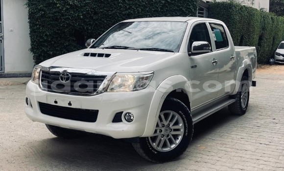 Buy Used Toyota Hilux White Car in Dakar in Dakar Buy Used Toyota Hilux White Car in Dakar in Dakar