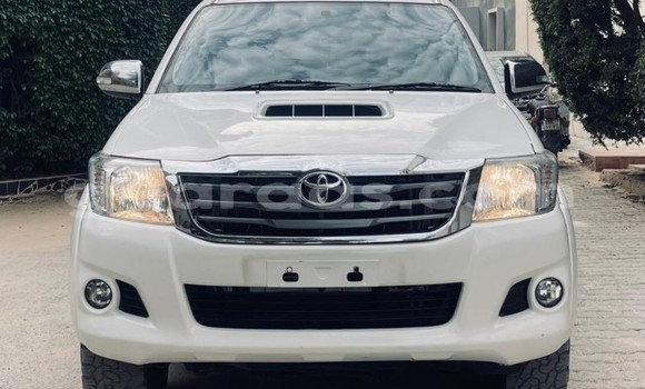 Buy Used Toyota Hilux White Car in Dakar in Dakar Buy Used Toyota Hilux White Car in Dakar in Dakar