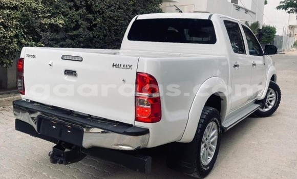 Buy Used Toyota Hilux White Car in Dakar in Dakar Buy Used Toyota Hilux White Car in Dakar in Dakar