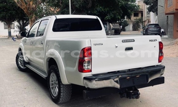 Buy Used Toyota Hilux White Car in Dakar in Dakar Buy Used Toyota Hilux White Car in Dakar in Dakar