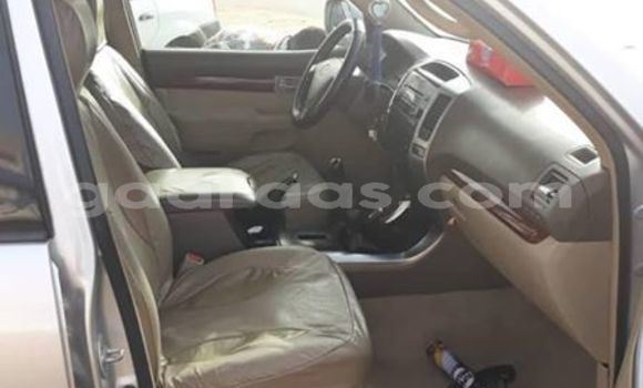 Dieundeu Occasion Toyota Land Cruiser Prado Silver Auto in Dakar in Dakar Dieundeu Occasion Toyota Land Cruiser Prado Silver Auto in Dakar in Dakar