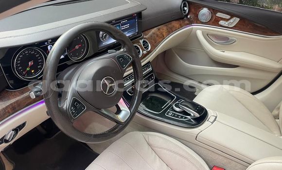 Acheter Occasion Voiture Mercedes‒Benz E–Class Gris à Dakar, Dakar Acheter Occasion Voiture Mercedes‒Benz E–Class Gris à Dakar, Dakar