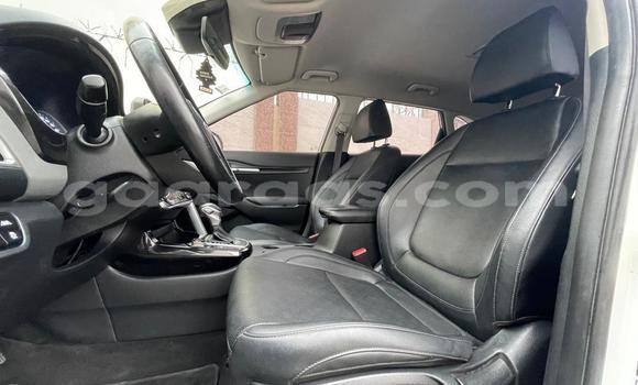 Buy Used Kia Sedona White Car in Dakar in Dakar Buy Used Kia Sedona White Car in Dakar in Dakar