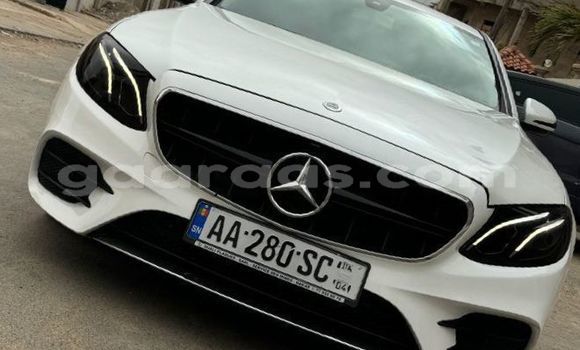 Dieundeu Occasion Mercedes-Benz E-Classe White Auto in Dakar in Dakar Dieundeu Occasion Mercedes-Benz E-Classe White Auto in Dakar in Dakar