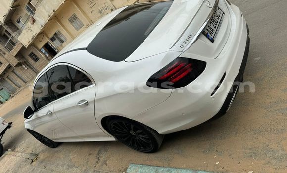 Dieundeu Occasion Mercedes-Benz E-Classe White Auto in Dakar in Dakar Dieundeu Occasion Mercedes-Benz E-Classe White Auto in Dakar in Dakar