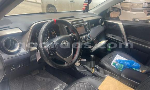 Dieundeu Occasion Toyota RAV4 White Auto in Dakar in Dakar Dieundeu Occasion Toyota RAV4 White Auto in Dakar in Dakar