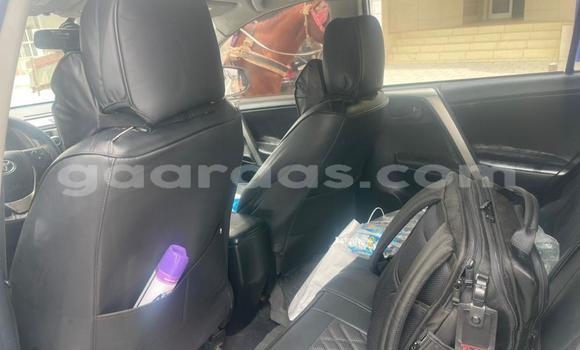 Dieundeu Occasion Toyota RAV4 White Auto in Dakar in Dakar Dieundeu Occasion Toyota RAV4 White Auto in Dakar in Dakar