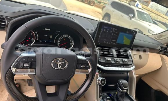 Dieundeu Occasion Toyota Land Cruiser Silver Auto in Dakar in Dakar Dieundeu Occasion Toyota Land Cruiser Silver Auto in Dakar in Dakar