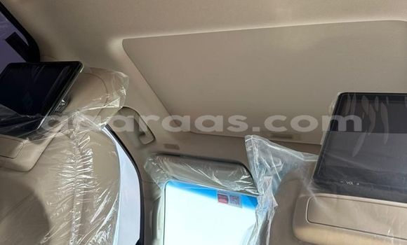 Dieundeu Occasion Toyota Land Cruiser Silver Auto in Dakar in Dakar Dieundeu Occasion Toyota Land Cruiser Silver Auto in Dakar in Dakar