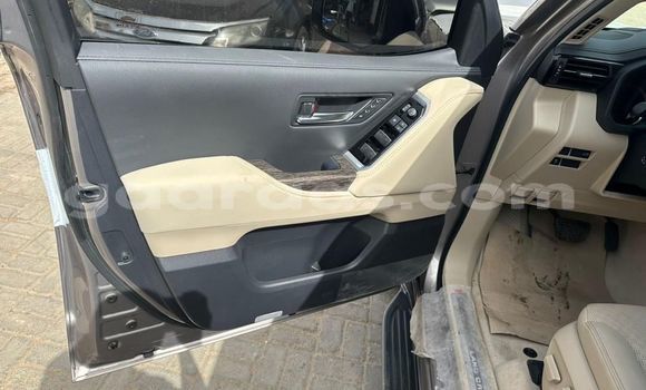 Dieundeu Occasion Toyota Land Cruiser Silver Auto in Dakar in Dakar Dieundeu Occasion Toyota Land Cruiser Silver Auto in Dakar in Dakar