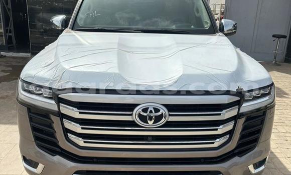 Dieundeu Occasion Toyota Land Cruiser Silver Auto in Dakar in Dakar Dieundeu Occasion Toyota Land Cruiser Silver Auto in Dakar in Dakar