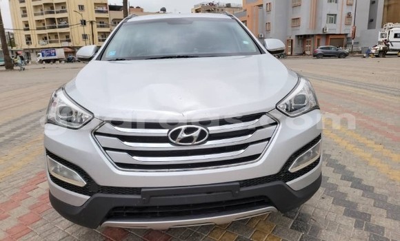 Dieundeu Occasion Hyundai Santa Fe Silver Auto in Dakar in Dakar Dieundeu Occasion Hyundai Santa Fe Silver Auto in Dakar in Dakar