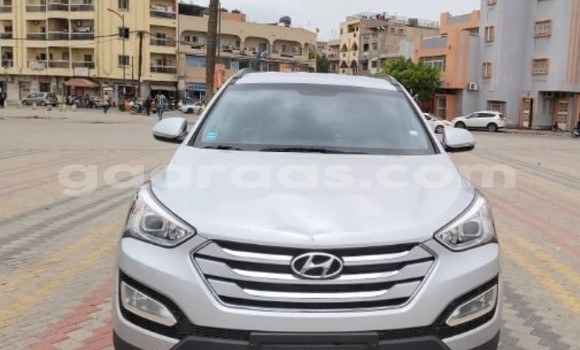 Dieundeu Occasion Hyundai Santa Fe Silver Auto in Dakar in Dakar Dieundeu Occasion Hyundai Santa Fe Silver Auto in Dakar in Dakar