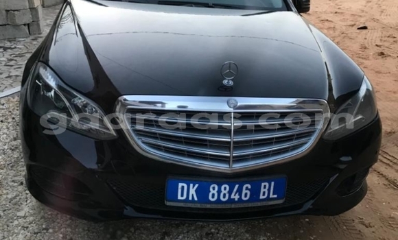 Acheter Occasion Voiture Mercedes-Benz E-Classe Noir à Touba, Diourbel Acheter Occasion Voiture Mercedes-Benz E-Classe Noir à Touba, Diourbel