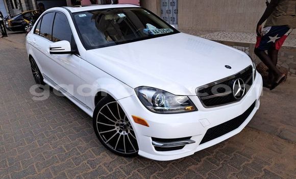 Acheter Occasion Voiture Mercedes-Benz C-Classe Blanc à Dakar, Dakar Acheter Occasion Voiture Mercedes-Benz C-Classe Blanc à Dakar, Dakar