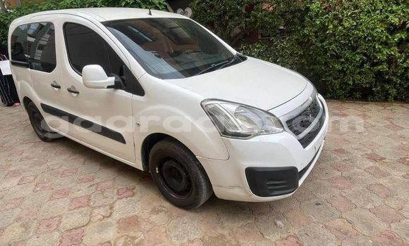 Acheter Occasion Voiture Peugeot Partner Blanc à Dakar, Dakar Acheter Occasion Voiture Peugeot Partner Blanc à Dakar, Dakar