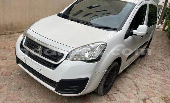 Acheter Occasion Voiture Peugeot Partner Blanc à Dakar, Dakar Acheter Occasion Voiture Peugeot Partner Blanc à Dakar, Dakar
