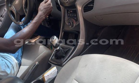 Acheter Occasion Voiture Hyundai Elantra Blanc à Dakar, Dakar Acheter Occasion Voiture Hyundai Elantra Blanc à Dakar, Dakar