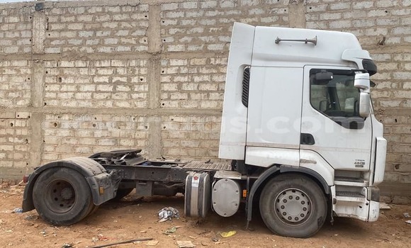 Dieundeu Occasion Renault Dokker White Auto in Dakar in Dakar Dieundeu Occasion Renault Dokker White Auto in Dakar in Dakar