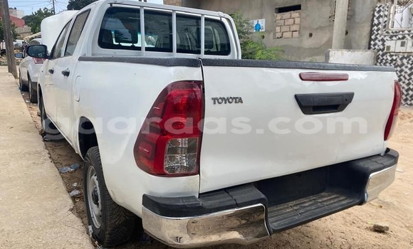 Dieundeu Occasion Toyota Hilux White Auto in Dakar in Dakar Dieundeu Occasion Toyota Hilux White Auto in Dakar in Dakar