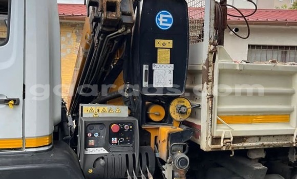 Dieundeu Occasion Mercedes‒Benz 1213 White 4x4 in Dakar in Dakar Dieundeu Occasion Mercedes‒Benz 1213 White 4x4 in Dakar in Dakar