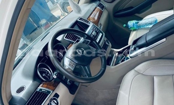 Dieundeu Occasion Mercedes‒Benz ML–Class White Auto in Dakar in Dakar Dieundeu Occasion Mercedes‒Benz ML–Class White Auto in Dakar in Dakar