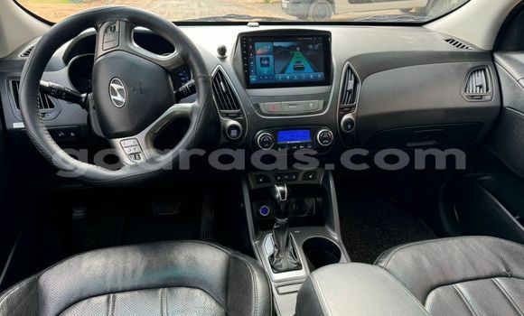 Buy Used Hyundai Tucson Silver Car in Dakar in Dakar Buy Used Hyundai Tucson Silver Car in Dakar in Dakar