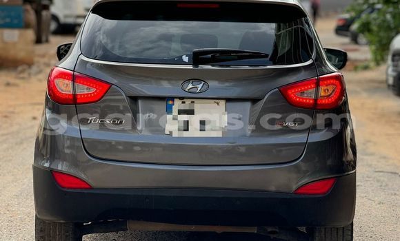 Buy Used Hyundai Tucson Silver Car in Dakar in Dakar Buy Used Hyundai Tucson Silver Car in Dakar in Dakar