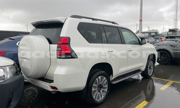 Buy Used Toyota Land Cruiser Prado White Car in Dakar in Dakar Buy Used Toyota Land Cruiser Prado White Car in Dakar in Dakar