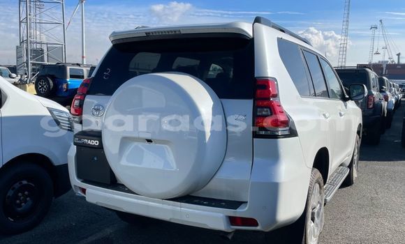 Buy Used Toyota Land Cruiser Prado White Car in Dakar in Dakar Buy Used Toyota Land Cruiser Prado White Car in Dakar in Dakar