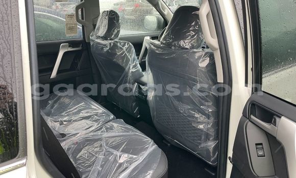 Buy Used Toyota Land Cruiser Prado White Car in Dakar in Dakar Buy Used Toyota Land Cruiser Prado White Car in Dakar in Dakar