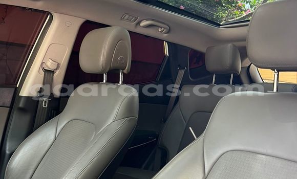 Buy Used Hyundai Santa Fe White Car in Dakar in Dakar Buy Used Hyundai Santa Fe White Car in Dakar in Dakar