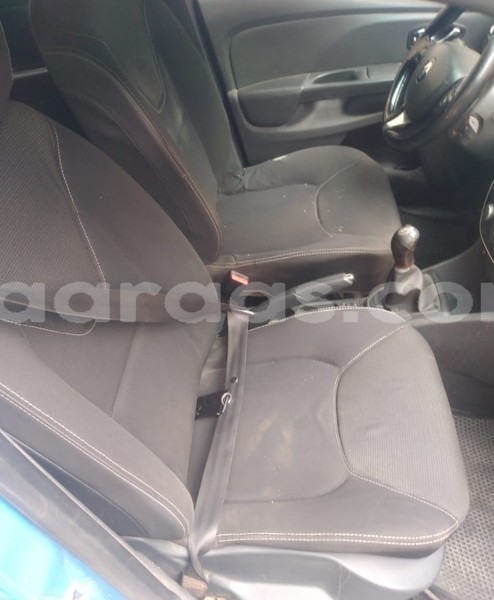 Big with watermark renault clio dakar dakar 20712