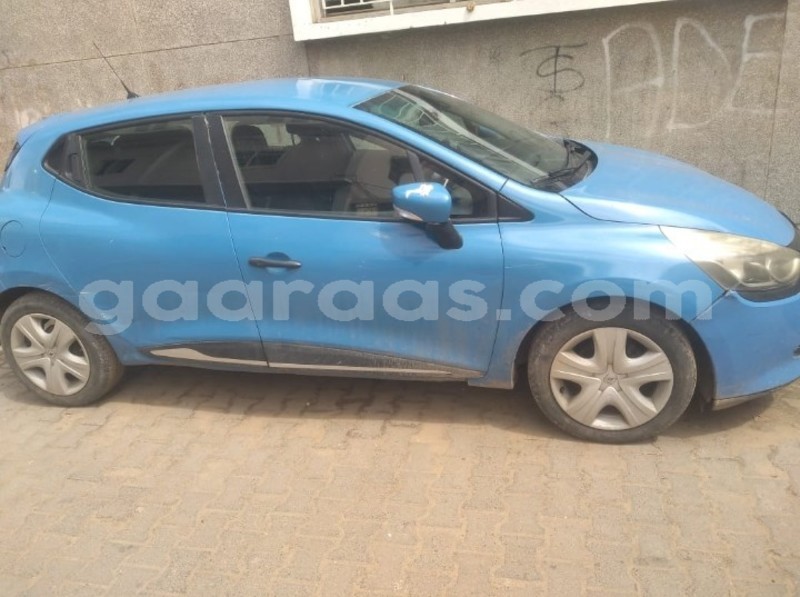 Big with watermark renault clio dakar dakar 20712